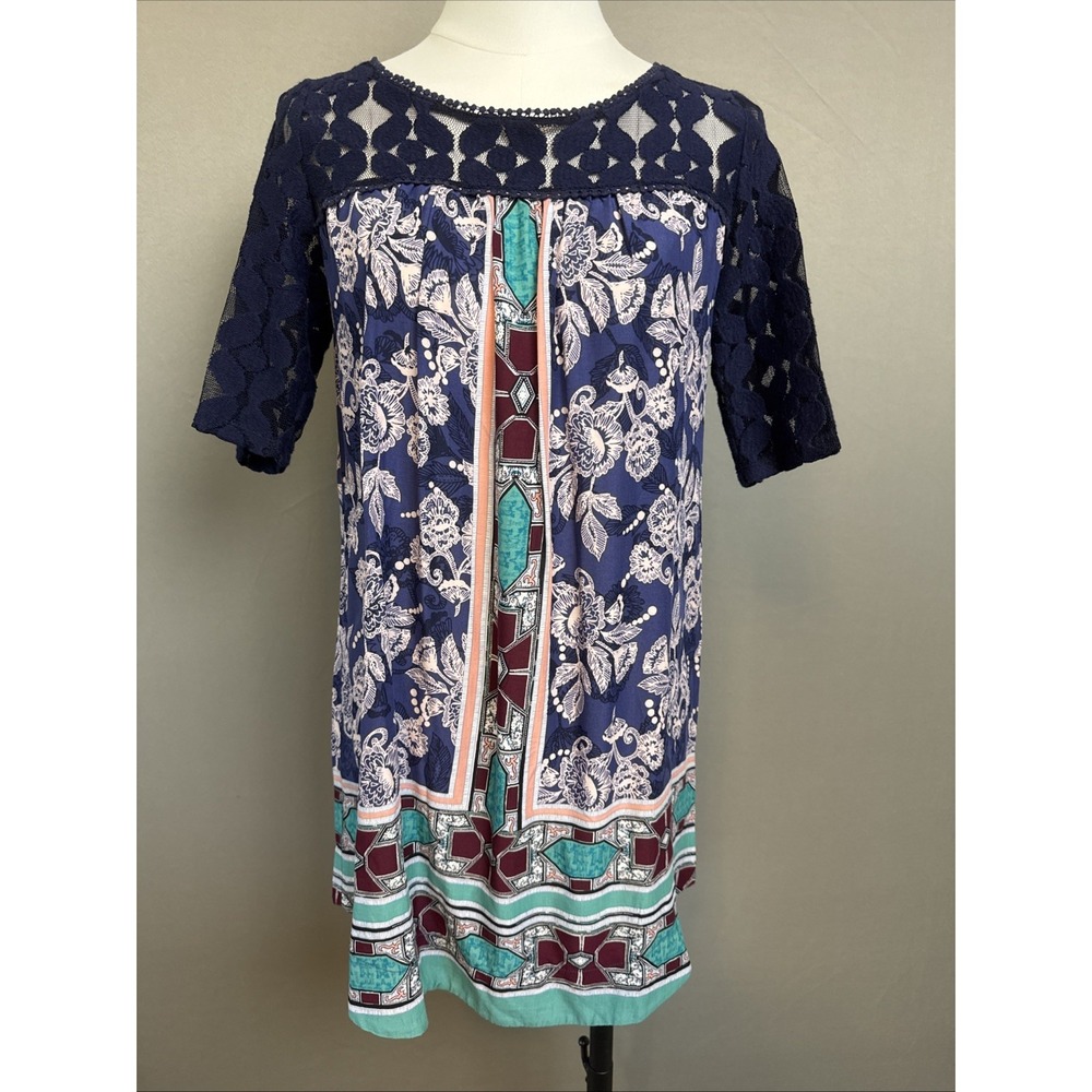 Anthropologie Akemi + Kin sz S Maite Floral Lace Tunic Top blue white